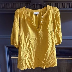 Universal thread beautiful yellow blouse. Size xl